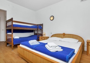 Apartment Ana - 5 m from beach: R3-14(4) - Cove Pokrivenik, Island Hvar, Croatia in Island Hvar