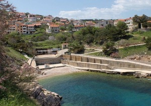 Apartment Luka - with parking; R2(2) - Vrbnik, Island Krk, Croatia
