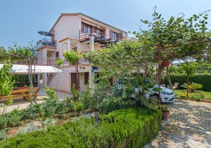 Apartments and Room Novokmet (27291-A1) - Rogoznica in Rogoznica