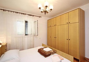 Apartments with parking space Baska - Krk - 18793