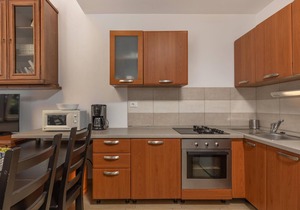 Beach front apartment in Njivice with WiFi in Njivice