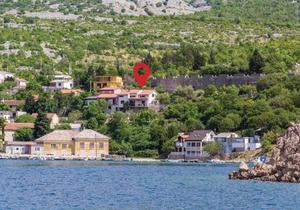 Beautiful Apartment In Cesarica With Wifi