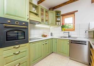 Beautiful rustic holiday house HOJEVICA in Kras