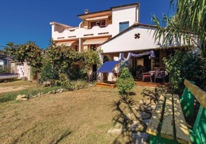 Cozy Apartment In Dinjiska With House Sea View