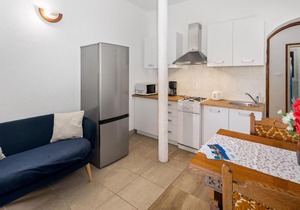 Cozy Apartment In Lovrecica With Wifi in Lovrečica