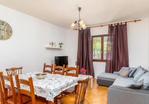 Cozy Apartment In Pula