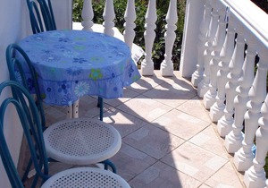 Holiday apartment with balcony and sea view in Seget Vranjica
