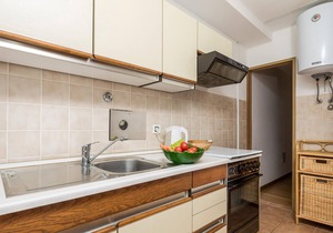 Look forward to a vacation near the sea in this spacious vacation apartment!