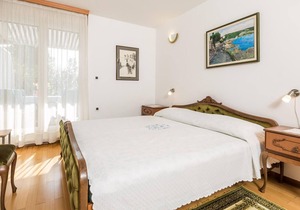 Look forward to a vacation near the sea in this spacious vacation apartment!