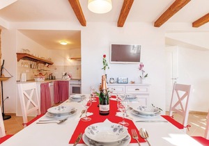 Lovely home in Grizane