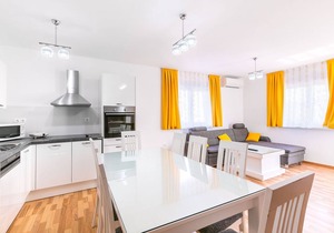 Modern apartment with 3 bedrooms, balcony and WiFi in Medulin