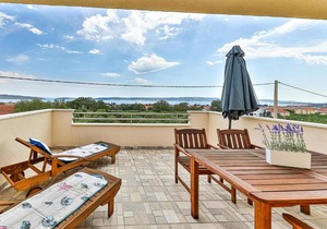 Nice Apartment In Kastel Luksic With Wifi in Kaštela