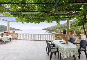 Nice apartment in Saplunara with house sea view
