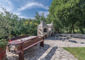 Nice home in Manjadvorci in Manjadvorci