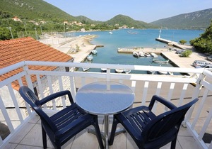 One bedroom apartment near beach Hodilje, Pelješac (A-10234-a) in Ston