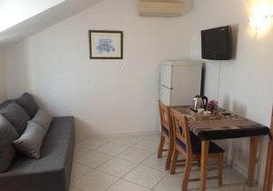 One bedroom apartment near beach Hodilje, Pelješac (A-10234-a) in Ston
