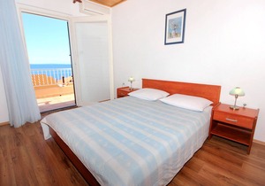 One bedroom apartment with terrace and sea view Mandre, Pag (A-3557-a)