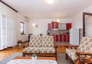 Stunning apartment in Dramalj with house sea view
