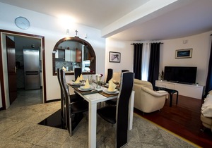 Three bedroom apartment with a swimming pool by the beach Zečevo Rtić, Rogoznica (A-8366-a) in Primošten