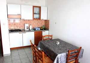 Two bedroom apartment near beach Mandre (Pag) (A-8655-d)