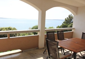 Two bedroom apartment near beach Mandre (Pag) (A-8655-d)
