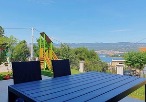 Two bedroom apartment with terrace and sea view Šilo, Krk (A-18685-a)