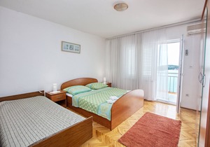 Two bedroom apartment with balcony and sea view Tisno, Murter (A-5130-a)