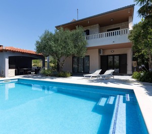 Accommodation 