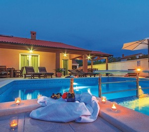 Holiday Marcana Persons Bedrooms 