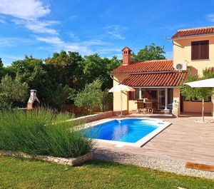 Holiday Marcana Persons Bedrooms 