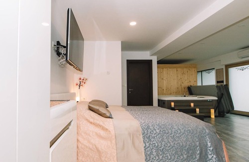 Zasip Apartment | 1 bedroom accommodation in Bled