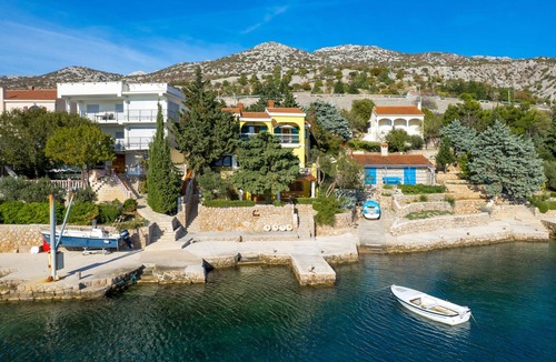 Baric Draga Apartment | 1 bedroom beach front apartment in Lukovo Sugarje