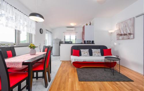 Mali Iz Apartment | 1 Bedroom Beautiful Apartment In Veli Iz