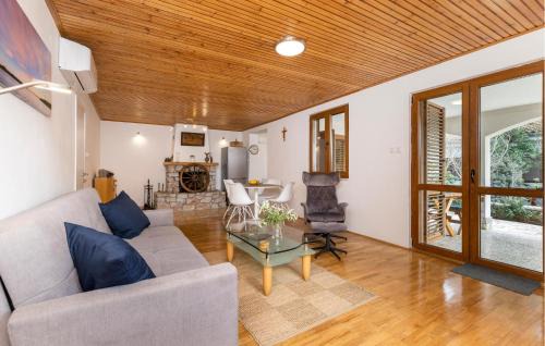 Artatore Apartment | 1 Bedroom Cozy Apartment In Mali Losinj