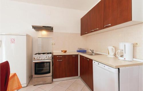 Cesarica Apartment | 1 Bedroom Pet Friendly Apartment In Cesarica