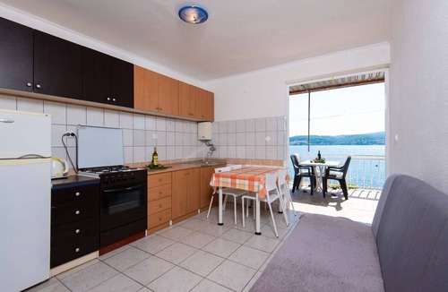 Kuciste Apartment | 1-Bedroom Sea-view Apartment front row to the sea!
