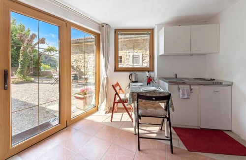 Koper Apartment | 17th Century Apartment with Jacuzzi, Koper, Slovenia