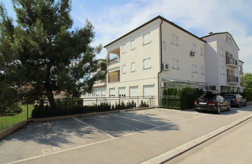Porec Apartment | 2-4 persons, modern furnishings, air-conditioned, washing machine