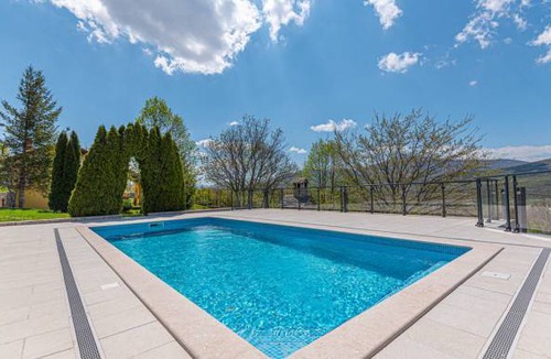 Kijevo House | 2 bedroom accommodation in Kijevo