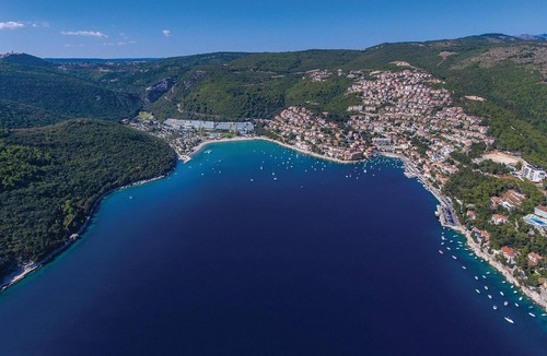 Ravni House | 2 bedroom accommodation in Ravni