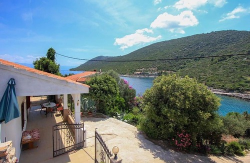 Pokrivenik Apartment | 2 bedroom awesome apartment in Gdinj