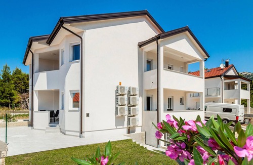 Banjol Apartment | 2 bedroom beach front apartment in Banjol