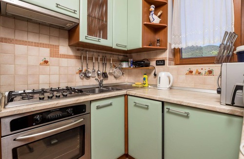 Veprinac Apartment | 2 bedroom beach front apartment in Icici