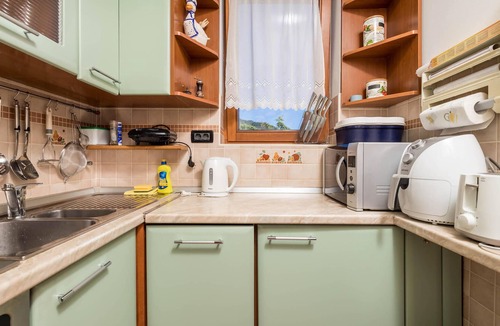 Veprinac Apartment | 2 bedroom beach front apartment in Icici