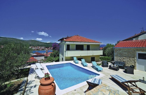Trogir Apartment | 2 bedroom beautiful apartment in Trogir