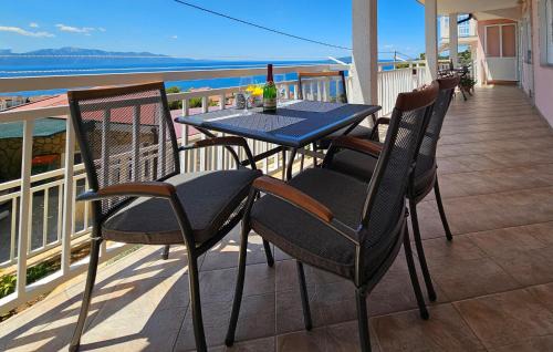 Podaca Apartment | 2 Bedroom Beautiful Apartment In Podaca
