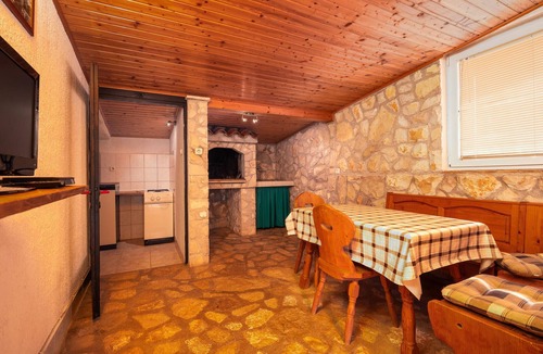 Sisan House | 2 bedroom cozy home in Liznjan