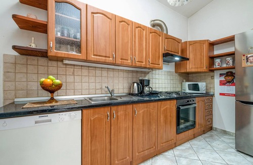 Mutvoran House | 2 bedroom gorgeous home in Cokuni