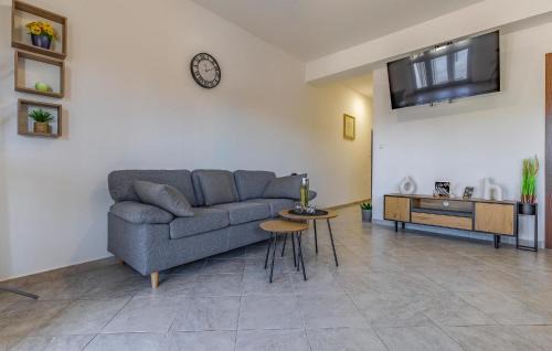 Mali Vareski Apartment | 2 Bedroom Nice Apartment In Peruski