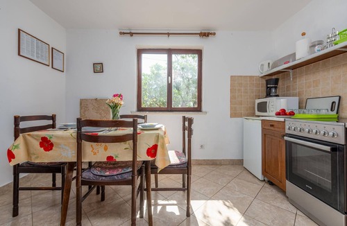 Karlobag House | 2 bedroom nice home in Karlobag